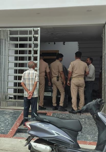 Theft from a house under construction in the city, police engaged in investigation