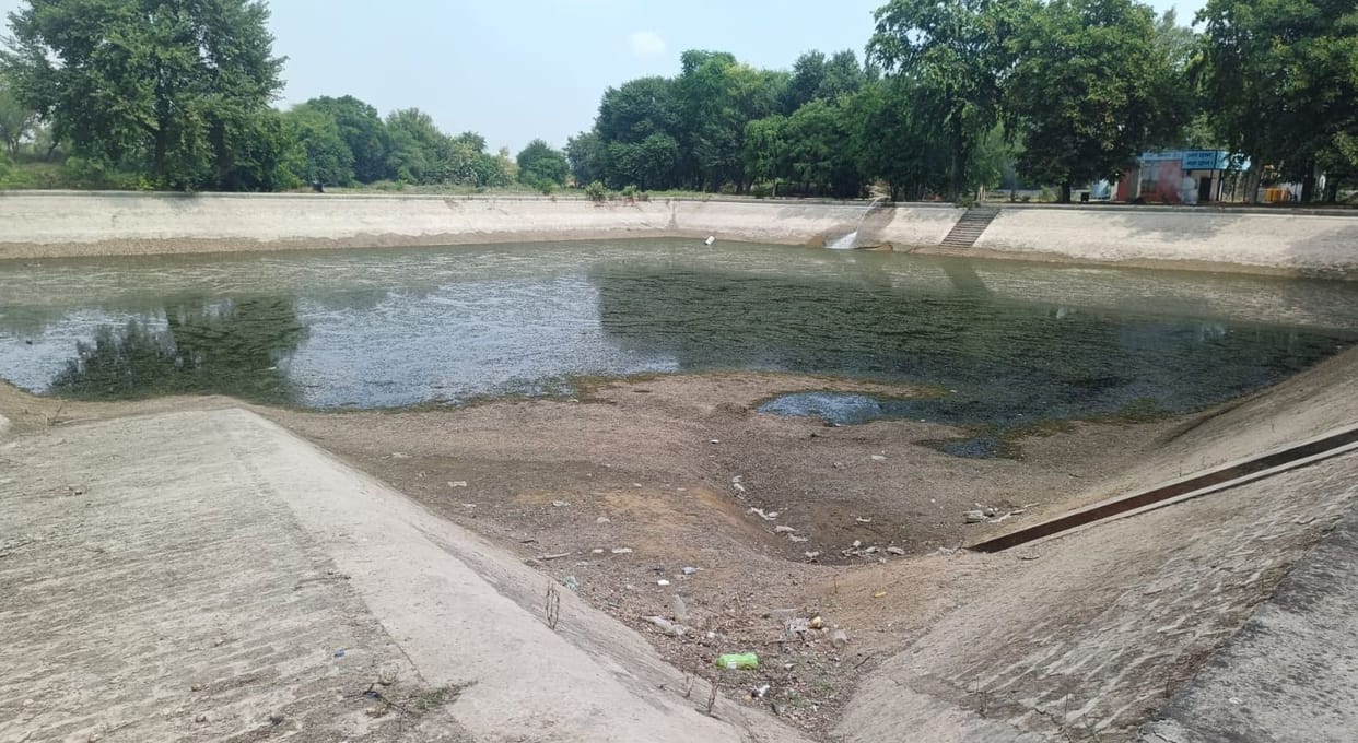 Jui Kalan's water tank starts drying up, villagers forced to drink borewell water