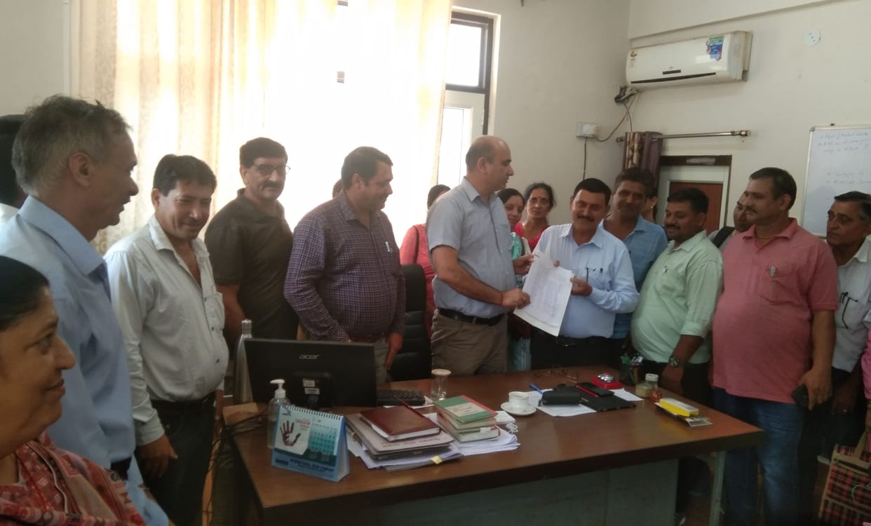 If demands are not met, zip cadre employees will strike from 30