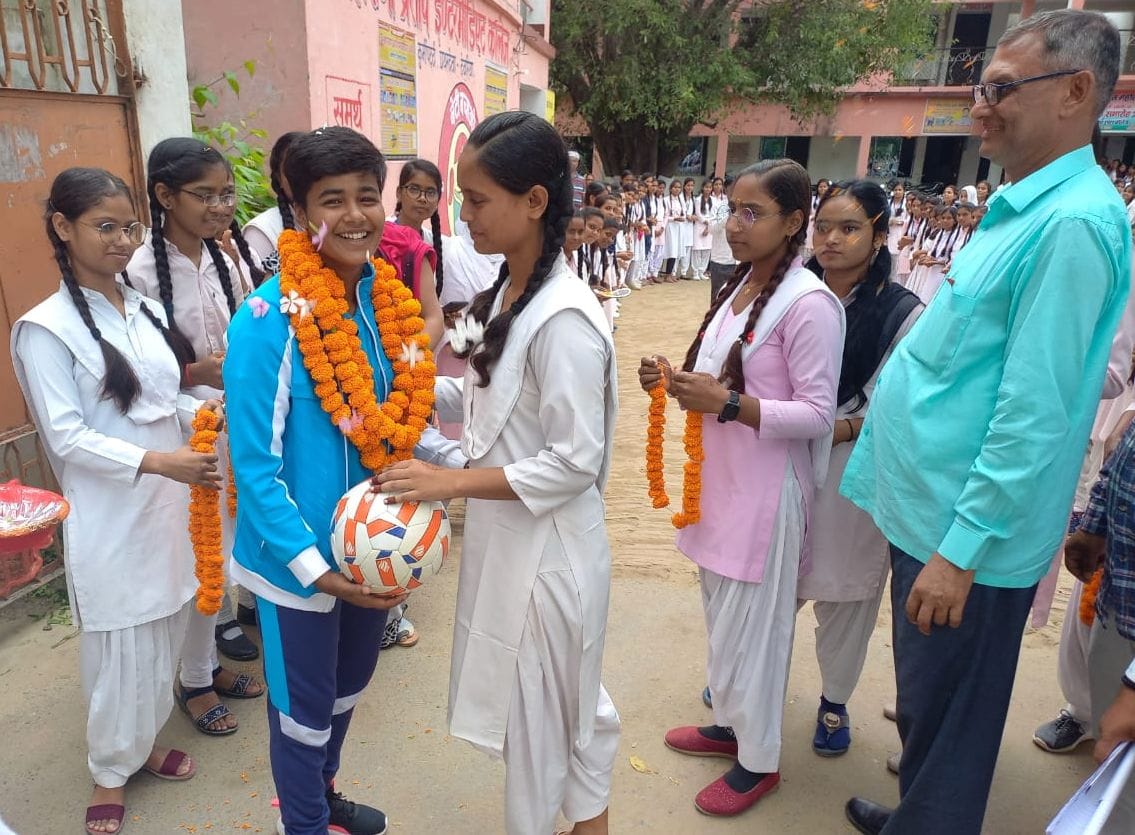 Football player Hina welcomed back after playing Asia Cup