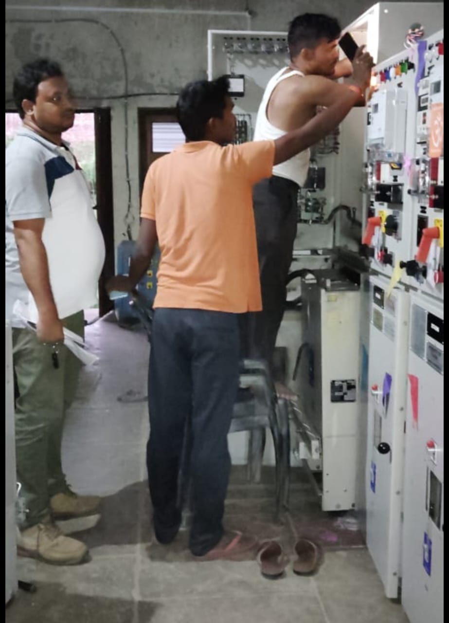 Effort to change the wire of 33 KV main line, supply to 450 villages stopped for 11 hours
