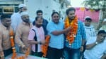खतौली में इसरो में वैज्ञानिक अरीब अहमद का स्वागत करते नगरवासी फोटो संवाद