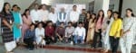 विश्व फार्मासिस्ट दिवस के अवसर पर आयोजित कार्यक्रम में विश्वविद्यालय कुलपति के साथ विद्यार्थी।