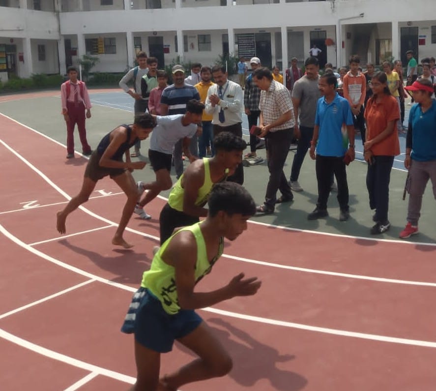 Three hundred players showed their strength in the sports competition