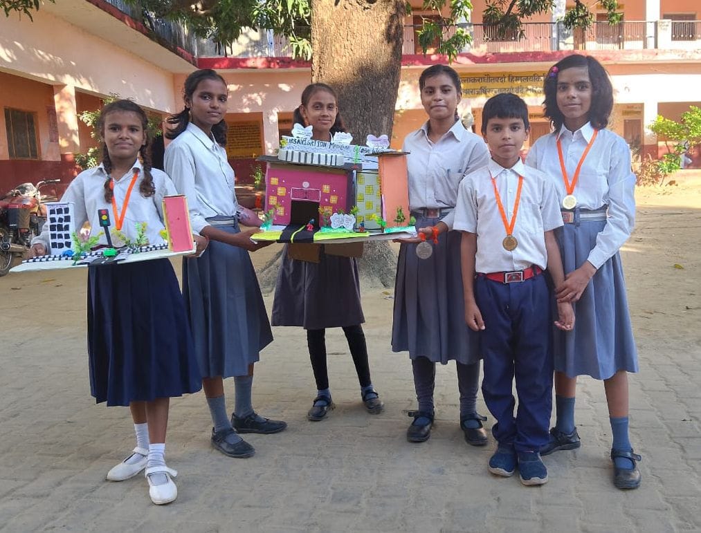 Saraswati Shishu Vidya Mandir in competition