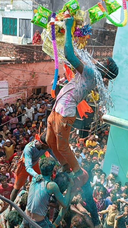 Pilibhit News: धूमधाम से निकाली गई गणेश विसर्जन शोभायात्रा Ganesh immersion procession taken out with great pomp