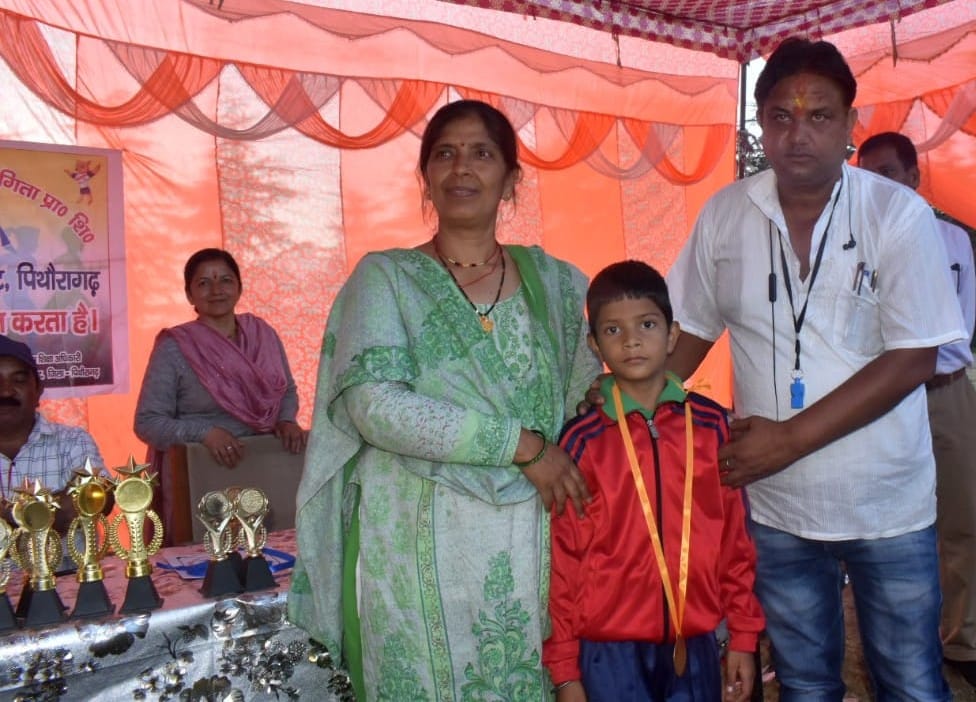 Himanshu, Tanmay, Pinky and Mayank stand first in the race.