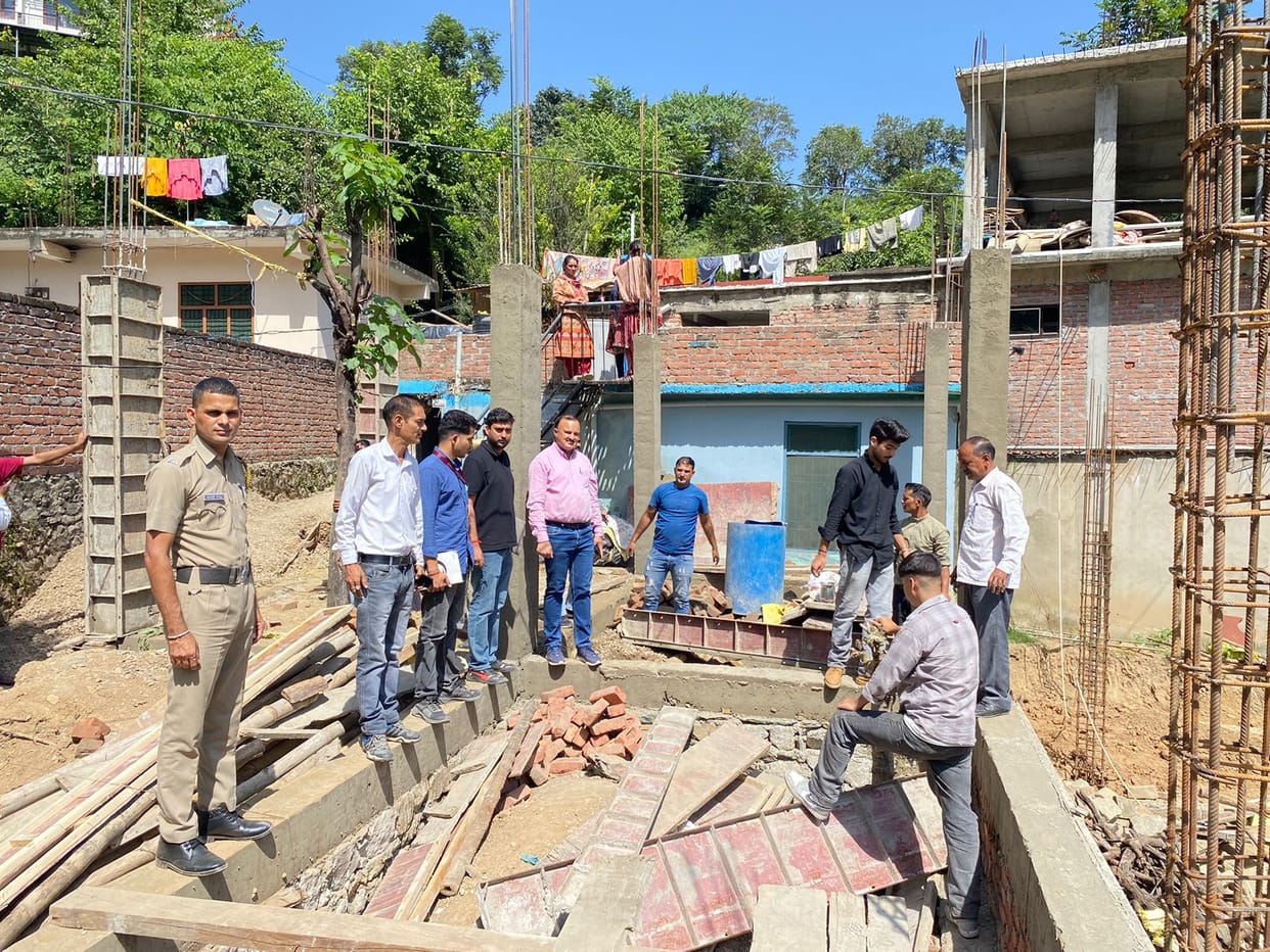 Municipal Corporation stopped construction work of buildings in Mandi