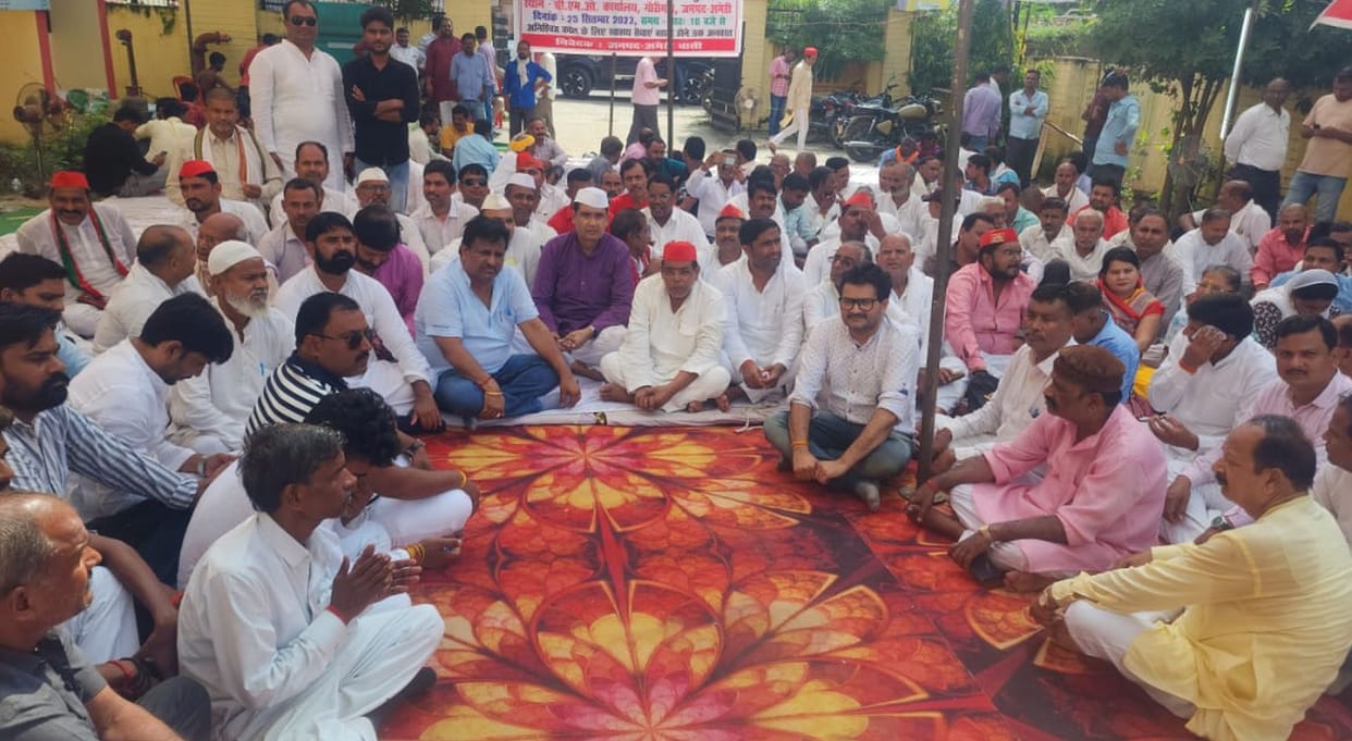 Satyagraha also got support from SP, loud voice