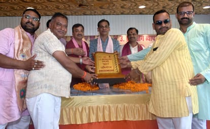 Traders welcome Swabhiman Yatra