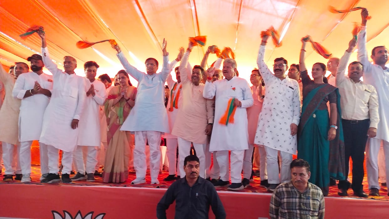 Work as a servant, Congressmen are expert in making false promises: Dhankhar
