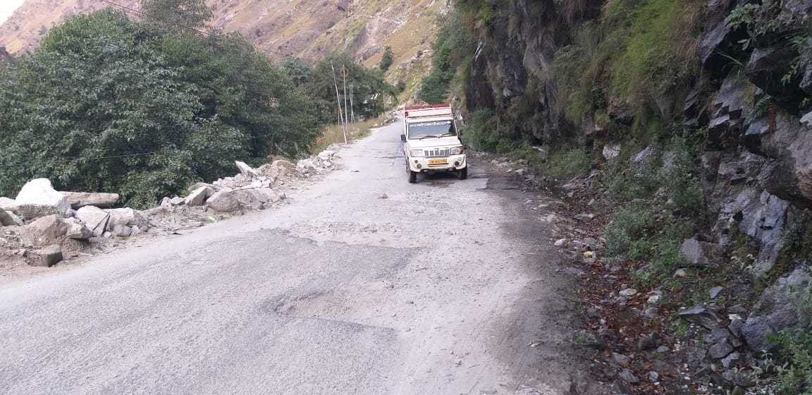 rampur news, nh, powari, chora, in bad, condition