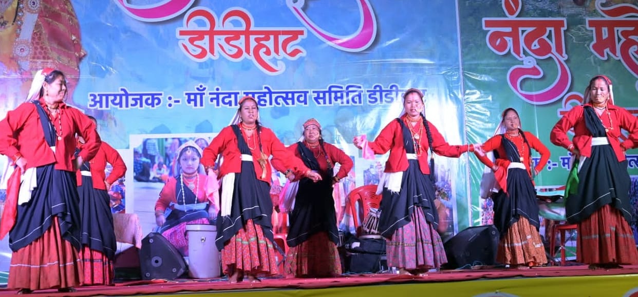 People danced to the song Main Jachhu Kamala Kali Ganga Para...