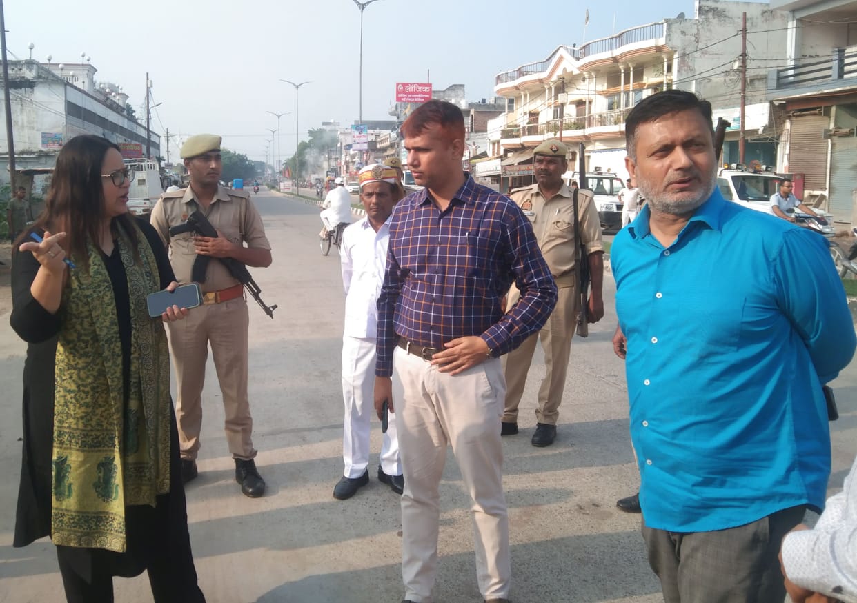 Shops will be decorated like Hazratganj, wedding and parking zones will be in order.