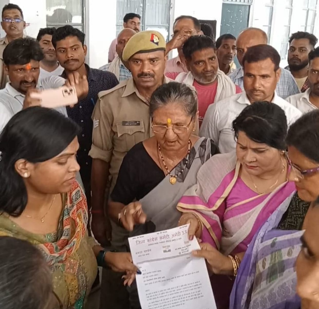 Women Congressmen demonstrated