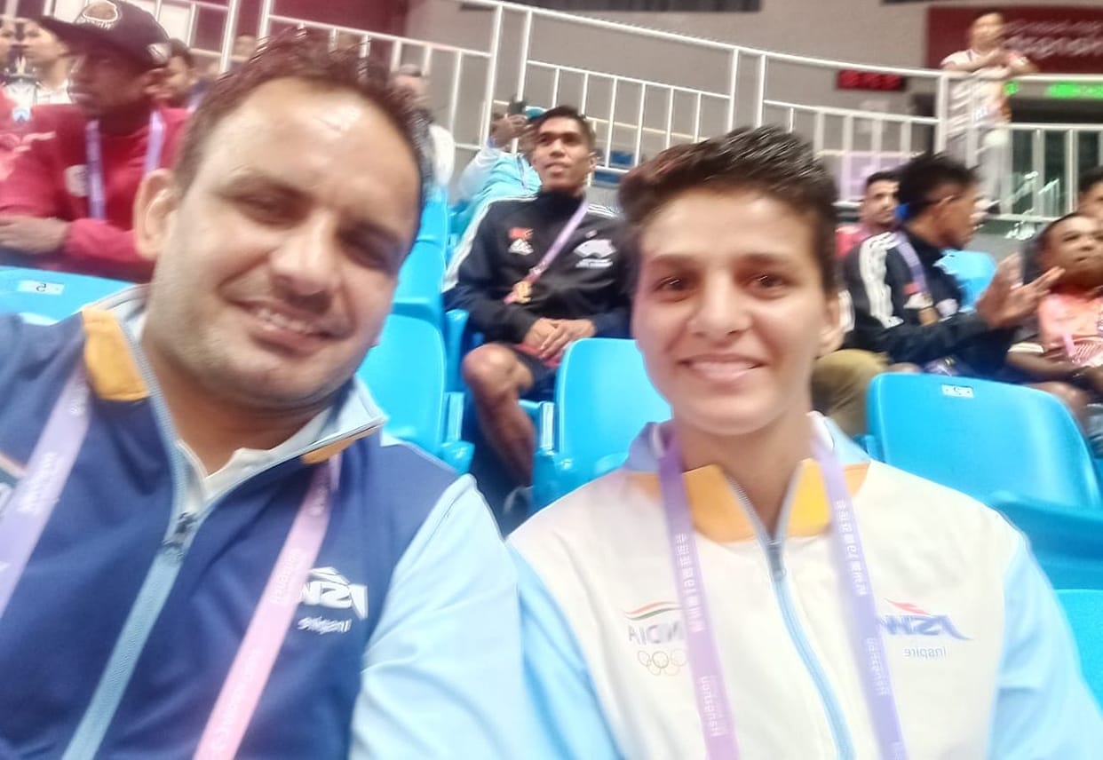 Jasmine delivered the winning punch in the pre-quarterfinal match, entered the quarterfinals