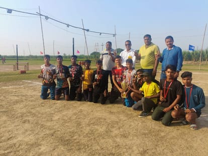 Bareilly division won bronze in state level volleyball competition