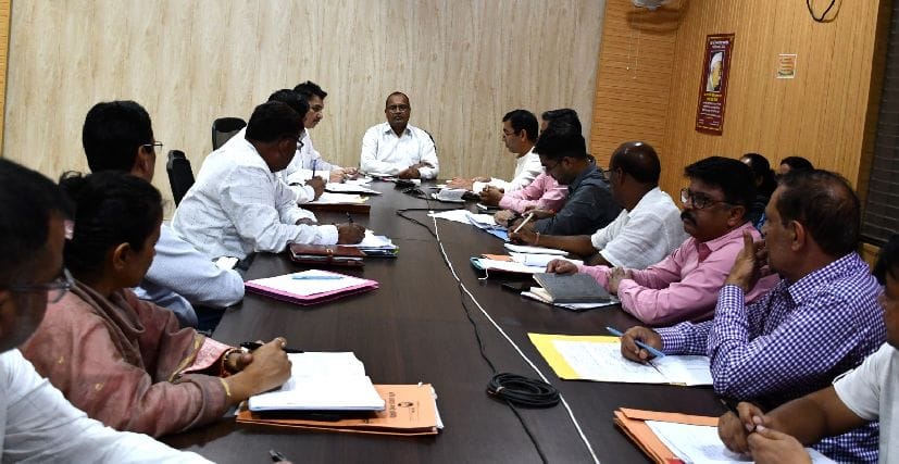 Meeting by Dm and CDO