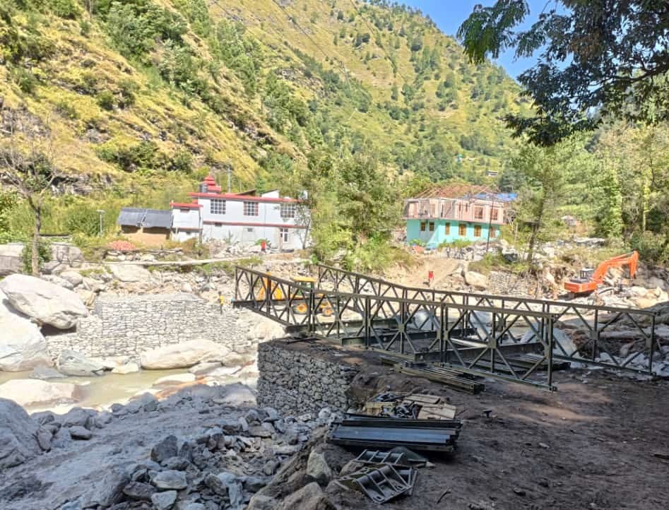 Two bailey bridges will be built in Sainj, work on one started