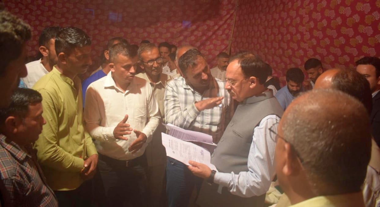 industry minister haras vardhan organised meeting in silai and discuss development work