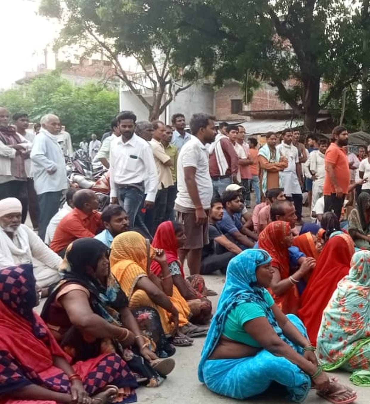 Injured worker died, protest was held keeping the dead body