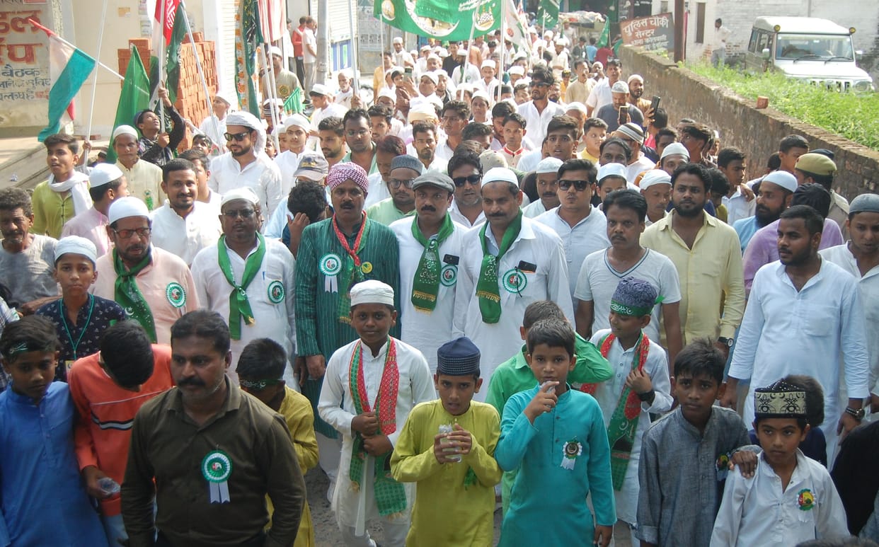 Baravafat celebrated with pomp, procession taken out with tricolor