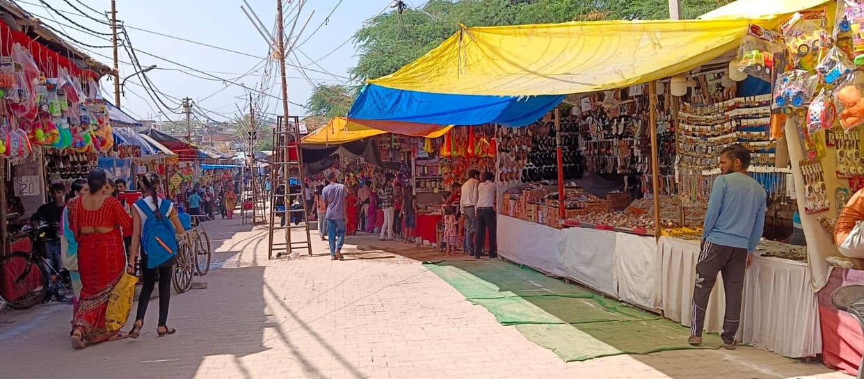 Lack of crowd in the fair spoils the face of shopkeepers