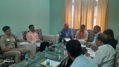 The road track from Assam intersection to Kachari should be widened.