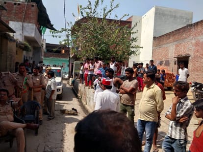 Dispute over the route of the procession, officers took charge