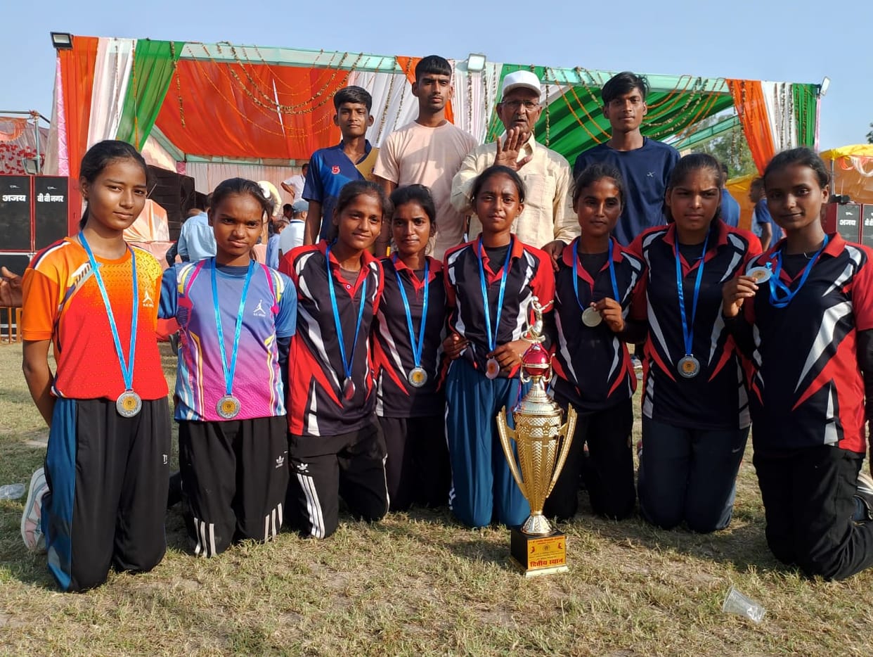Ramlakshan's daughters showed their strength in the state volleyball competition