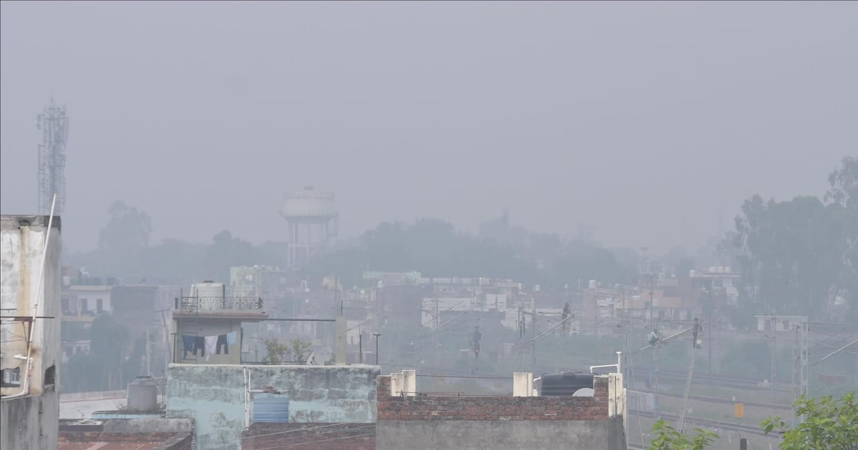Winter knocked, fog remained till ten o'clock