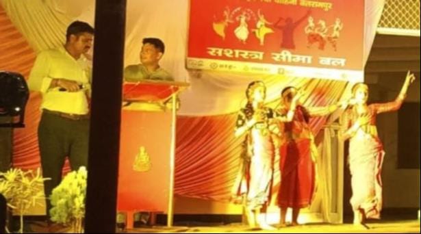 Students presented on patriotic songs