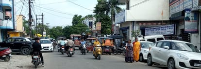 City roads under encroachment, people getting stuck in traffic jams