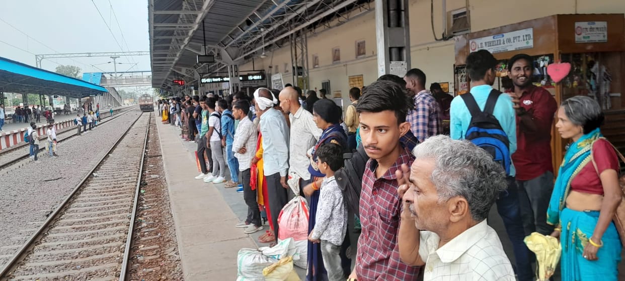 three pairs of trains including Gomti Express time changed