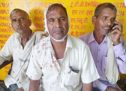 Tempo overturns after collision with pickup, seven devotees injured