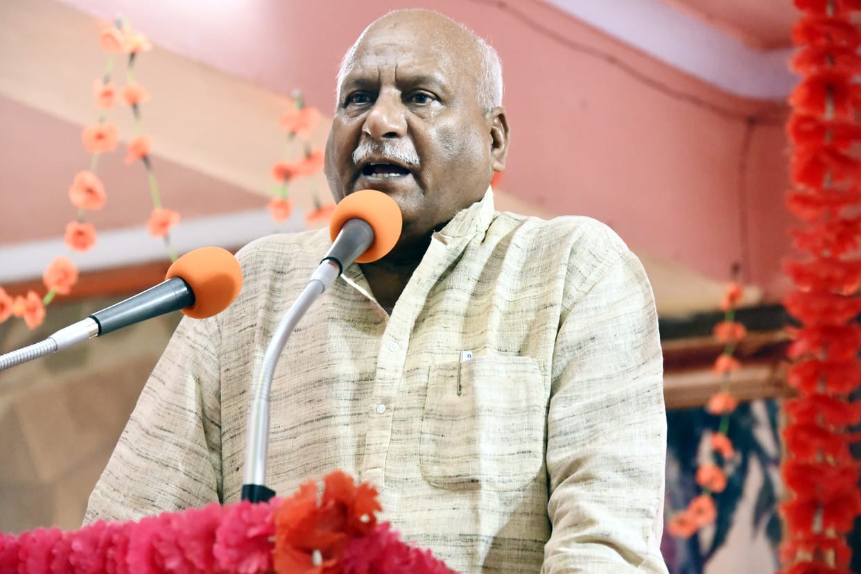 Fast food is extremely harmful for health: AK Singh
