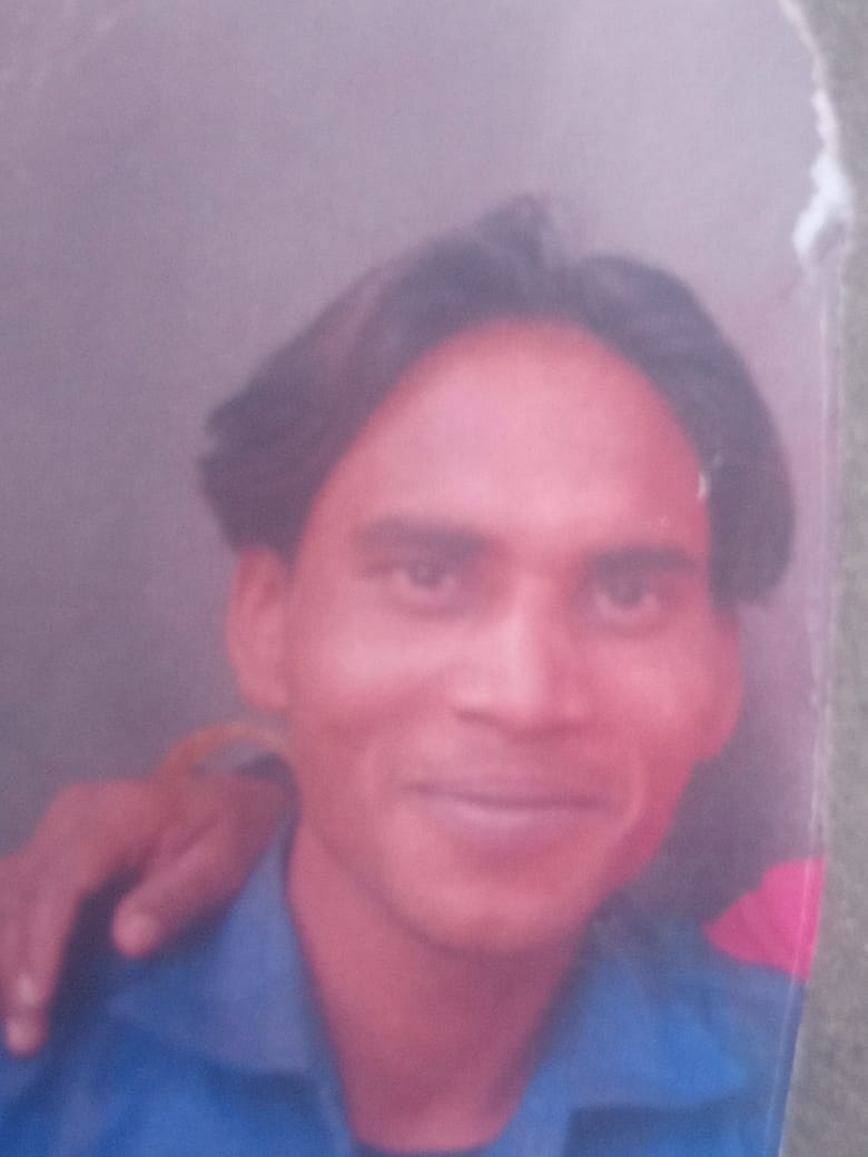 Sensation after the dead body of a young man was found in Kumhrai.