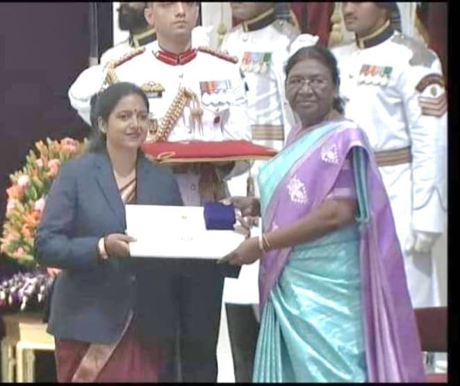 Bharatiya Shaheed Sainik School Principal Mehta and Teacher Renu honored with National Award