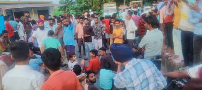 Villagers angry over the movement of tiger population created a jam