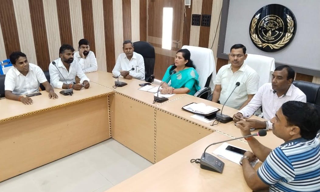 Give special emphasis on cleanliness to control communicable diseases