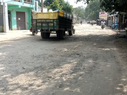 Loan fund will fill the potholes of 125 km of roads in the district with 70 lakh rupees.