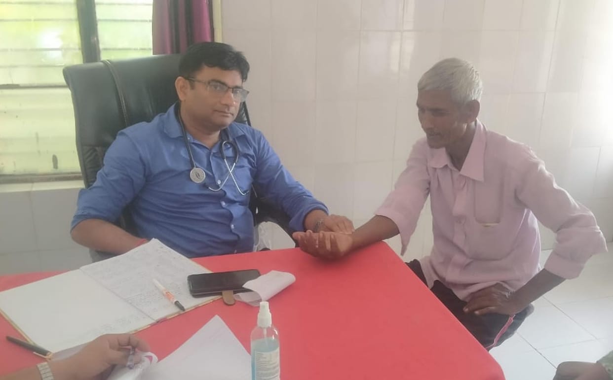 Crowd of fever patients in Jan Arogya Fair