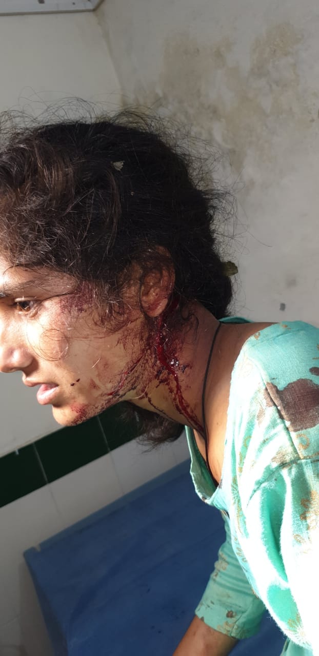 Girl attacked with knife in Betalghat