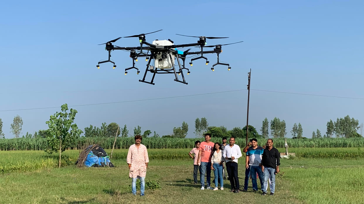 one Acre crop spray by drone in two min