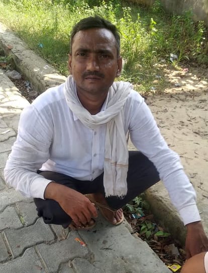 Disabled person dies due to fall of one during a fight between two bulls