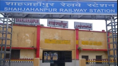 Many passengers missed trains due to running in changed timings