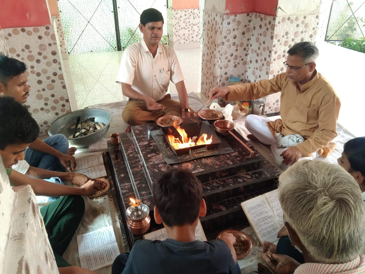 God's glory is infinite: Jitendra