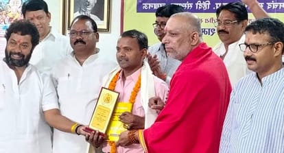 Vivek and Dr. Pradeep received literary honor