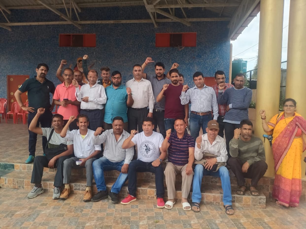 Indefinite strike of cheap coal vendors begins