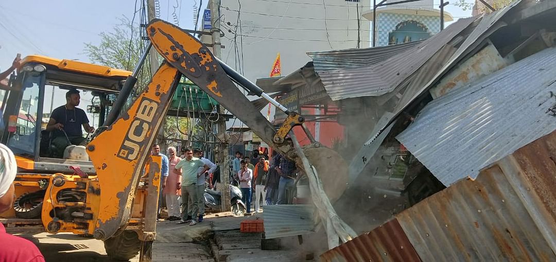 Uproar and protest ignored, encroachment drive lasted for six hours